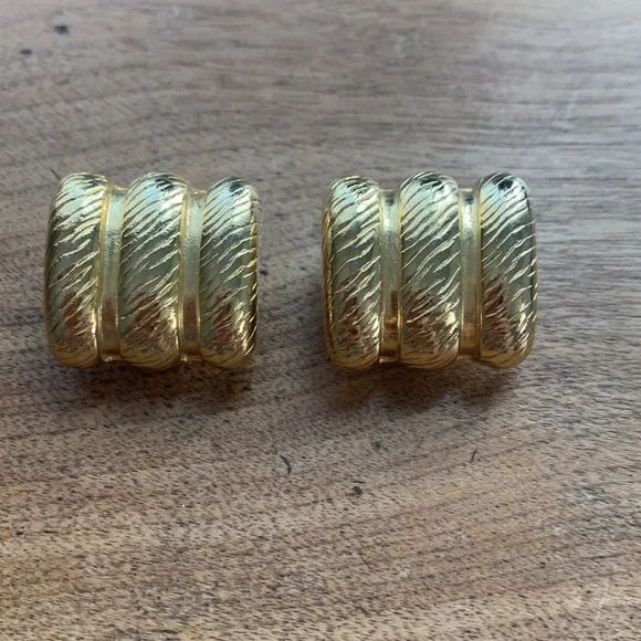 VTG Gucci Gold Earrings Clip On by Paolo Gucci - Picture 2 of 7